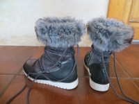 Bottes d'hiver pour fille - grandeur 2.5