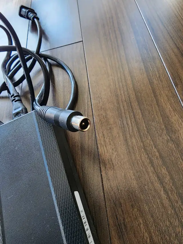 Scooter charger - great condition62863262866049122