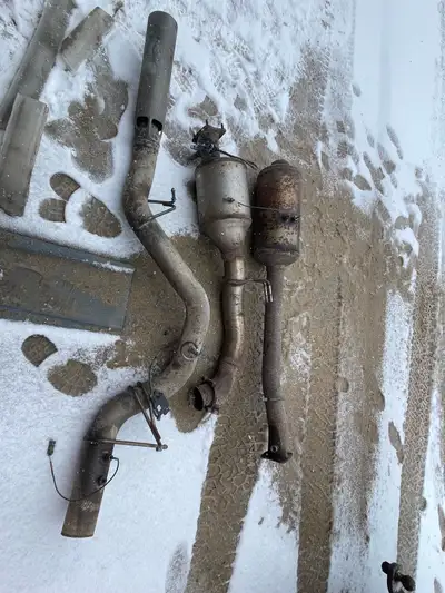 Full Downpipe back exhaust system for L5P Duramax Diesel. - Came off my 2018 3500 at approx 190,000k...