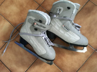 Patins pour jeune fille - 2 paires (grandeur 3 et 5)