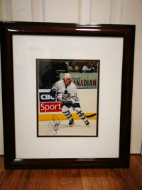 Signed and framed photo of Toronto Maple Leafs Darcy Tucker 