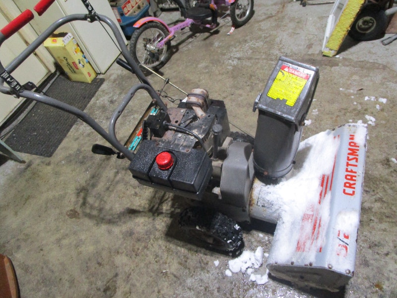 SNOW BLOWER 24 inch 8hp electric start Snowblowers Hamilton Kijiji