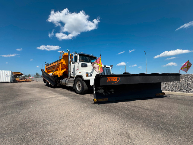 2022 Western Star 4700SF Plow Truck (Low Km/Hrs) in Heavy Trucks in Red Deer - Image 2