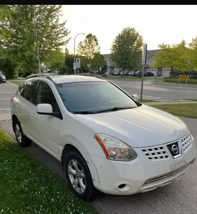 Drives well, no engine or transmission problems. Transmission replaced by Nissan in 2015. Passenger...