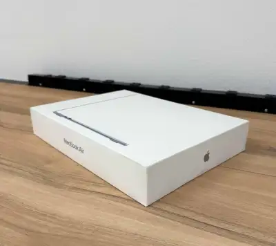 MacBook Air starlight M4 Brand new in box, View more
