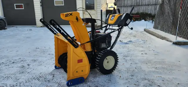 Souffleuse CUB CADET HD  26" 2X 272cc 2 phases ( souffleur ) in Lawnmowers & Leaf Blowers in Rimouski / Bas-St-Laurent - Image 3