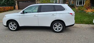 I am selling a fully loaded 2014 Mitsubishi Outlander GT in excellent condition and well maintained...