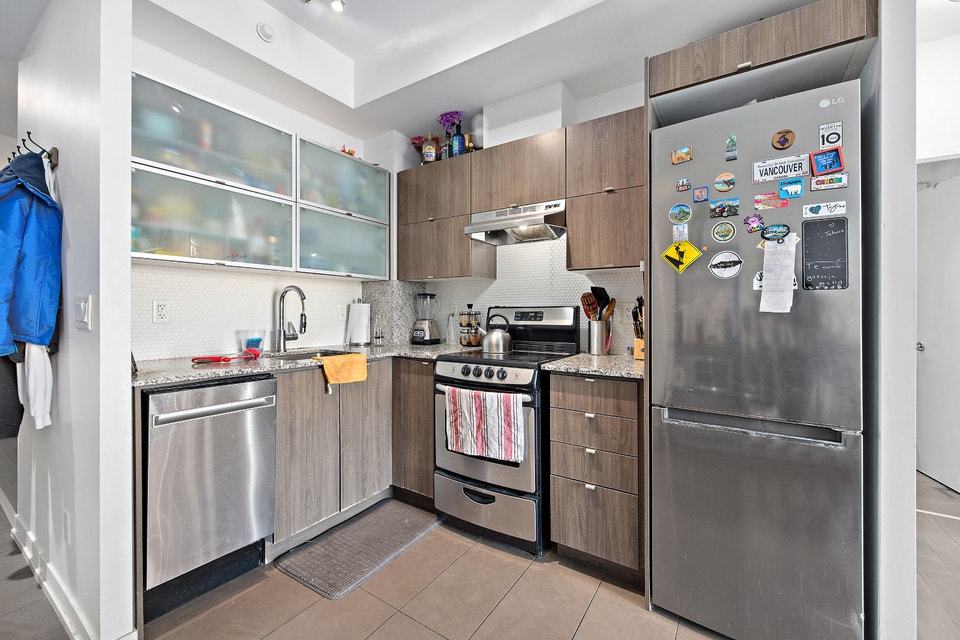 Downtown Toronto Apartment - 1 + Den - Lakeshore & Bathurst 4