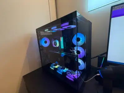 Used for like 1 year No damaged and no system problem Parts that are used :- 1.PC CASE: Corsair 6500...