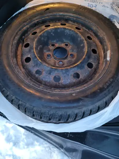 Bridgestone Blizzak Winter Tires ×4 Size - WS90 205\55R16 The tires have less than 5000 km of use as...