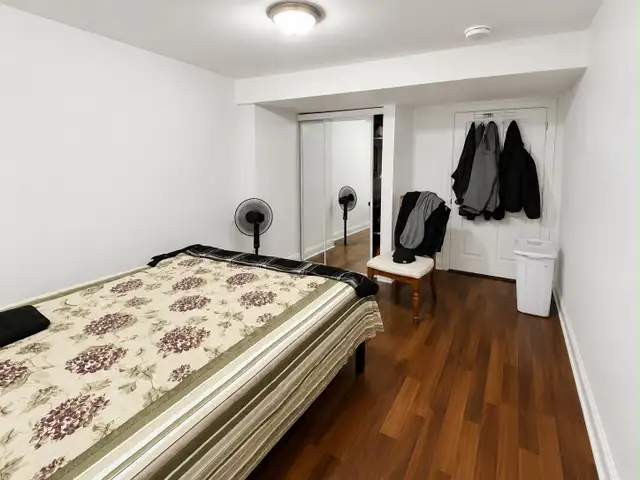 Spacious Basement Room for Rent – Prime Humberwood Location (Mal in Room Rentals & Roommates in Mississauga / Peel Region - Image 2