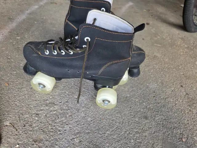 Roller Skates in Skates & Blades in Kitchener / Waterloo - Image 2