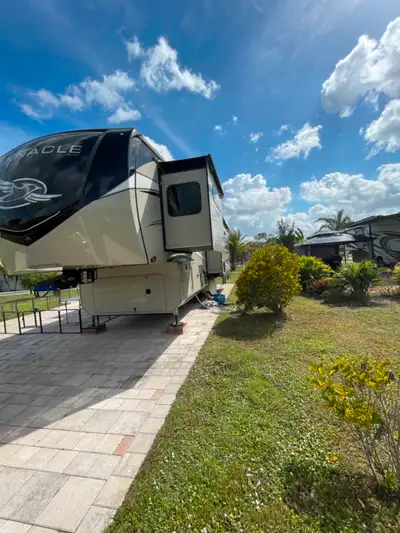 Roulotte à sellette Pinnacle 32RLTS de Jayco 2022 Roulotte garantie jusqu’au 7 juillet 2029 (système...