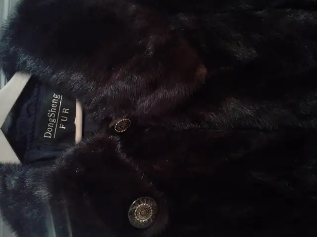 Dark brown mink coat for sale in Women's - Tops & Outerwear in Laval / North Shore - Image 6