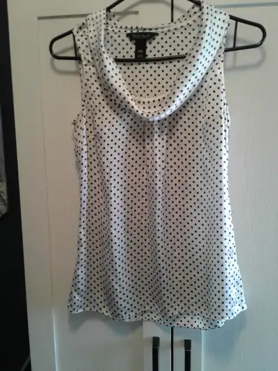 Navy polka dot on white silk. White House Black Market brand, perfect condition