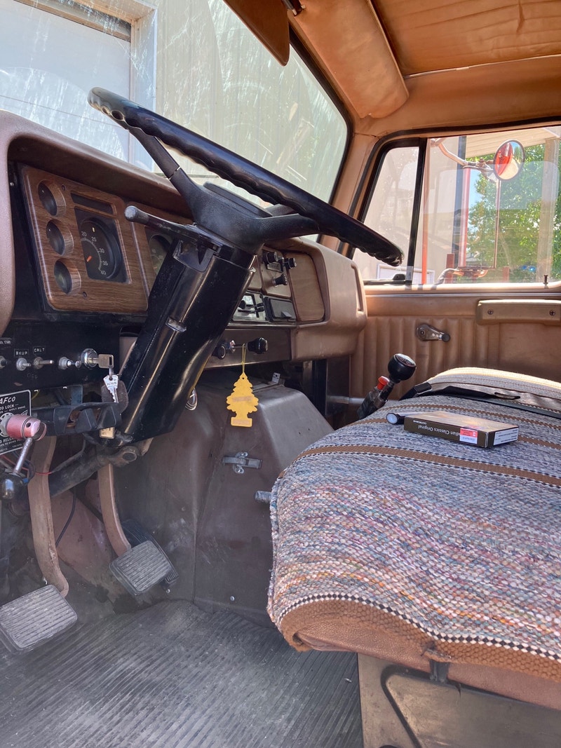 1980 international S Series grain truck Farming Equipment Calgary