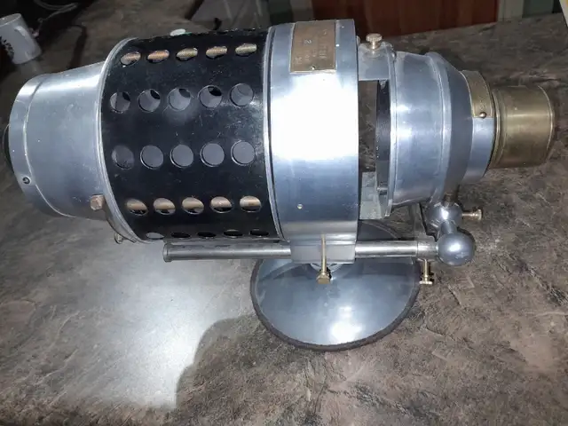 1914 stereo opticon in Arts & Collectibles in Markham / York Region - Image 2