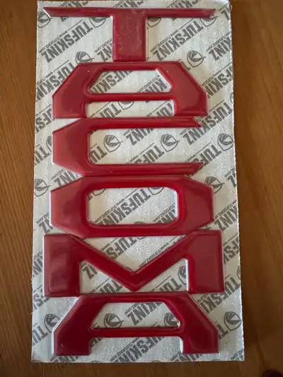 Tuffskinz tailgate inserts. Brand new in original packaging. Received the item from the US and chang...