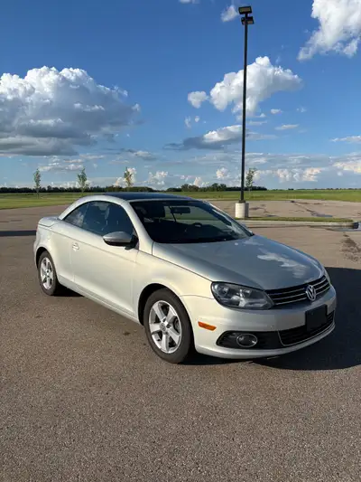 Fun, sporty, and unique! This EOS features a fully retractable hardtop convertible and a GTI turboch...