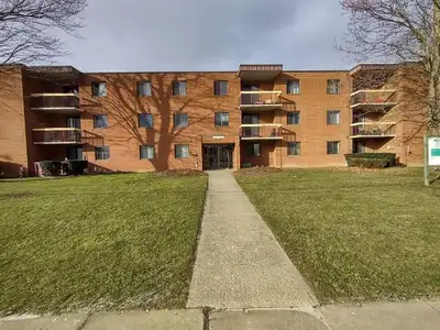 Renovated Apartment available. 24/7 security cameras throughout the building. Quiet neighbourhood. T...