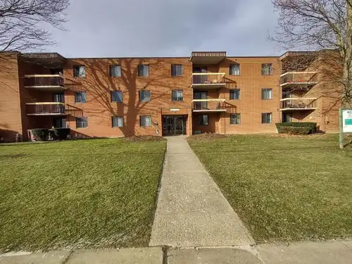 Renovated Apartment available. 24/7 security cameras throughout the building. Quiet neighbourhood. T...