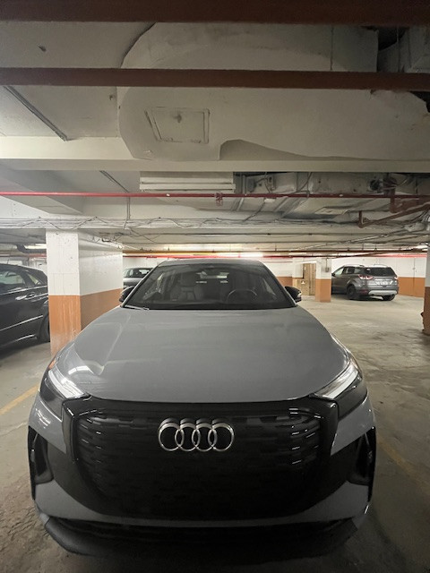 Cession de bail – Audi Q4 E-TRON Sportback 2024 dans Autos et camions  à Ville de Montréal - Image 4