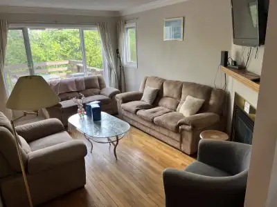 4 bedroom, 3 bathroom private room available.