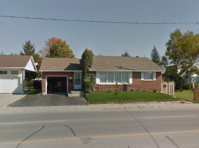 Room for Rent in Clean, Newly Renovated Bungalow – Walk to Georgian College, Walmart, A&W, and more....