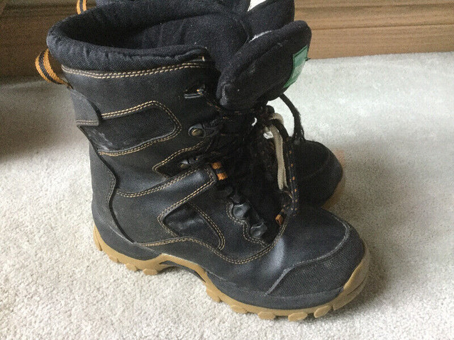 COUGAR WINTER BOOTS - 5M in Other in Hamilton - Image 3