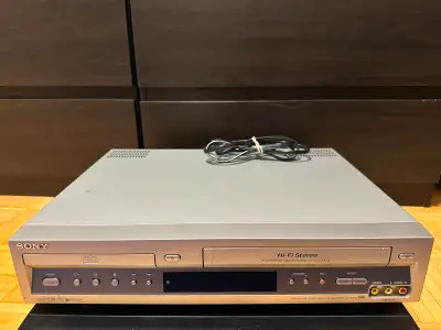 Sony SLV-D100 VCR/DVD Recorder Player Combo – Works Great! Looking to relive your favorite VHS memor...