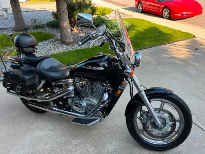 Terrific shape. Saddle bags. Windshield. Floorboards. Rear seat. Rear carriage. Highway pegs. Transm...