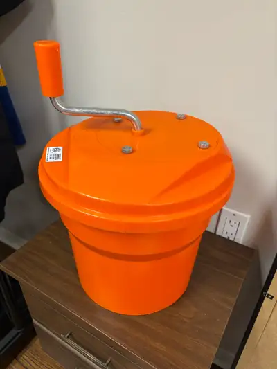 Like new salad spinner - huge