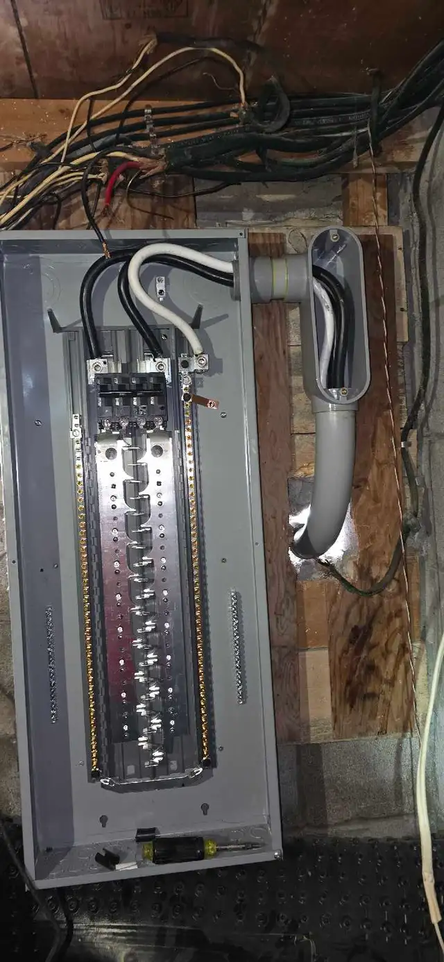 licensed electrician  in Electrician in Mississauga / Peel Region - Image 4