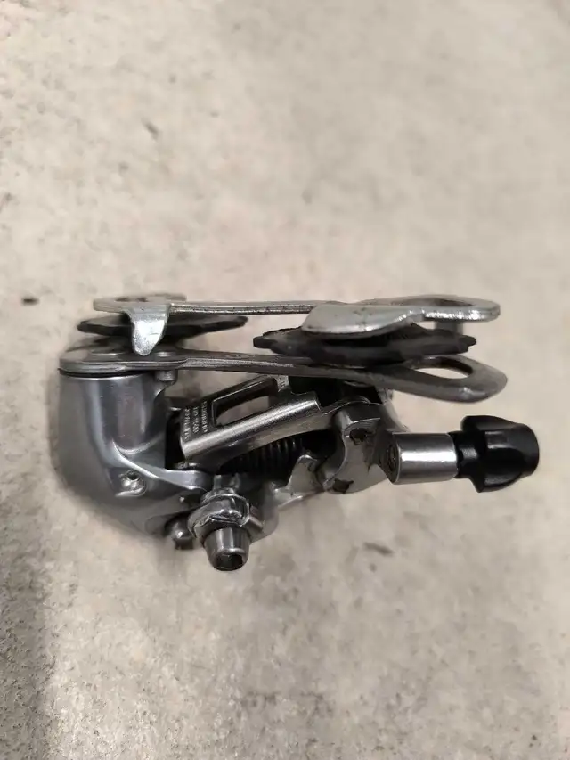 Pièces de vélo Bicycle Parts, Derailleur, Hub in Frames & Parts in City of Montréal - Image 8