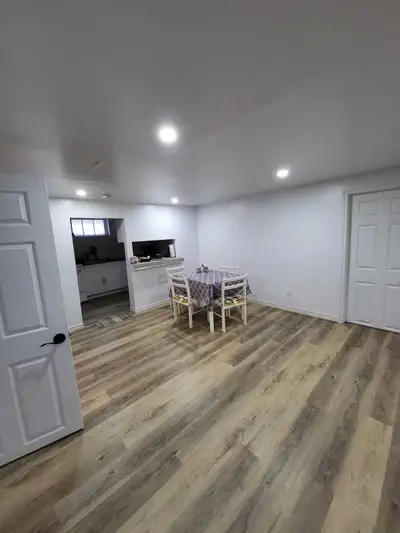 **Private Room in basement Available for Ladies or small family– Niagara Falls** * Ideal for **worki...