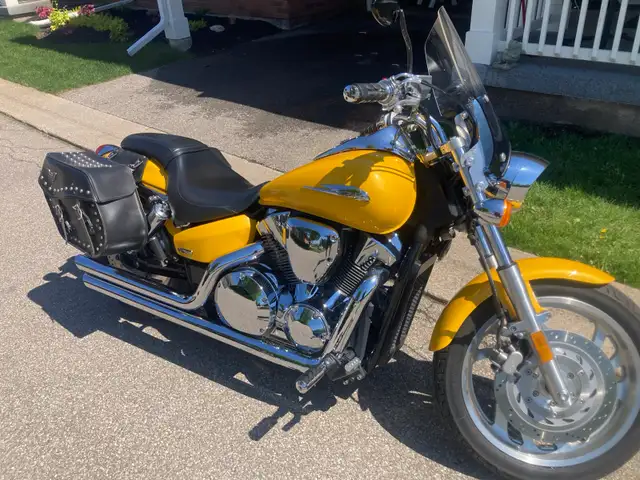 HONDA VTX 1300 - 2008 PRICE REDUCTION!! in Touring in St. Catharines - Image 2