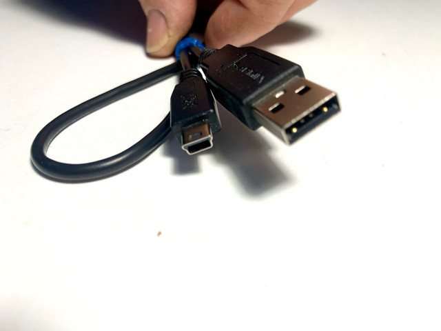Garmin USB charging cable in General Electronics in Mississauga / Peel Region - Image 2