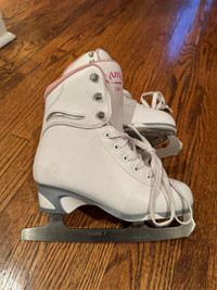 Cameo Jackson 1800 figure skates size: 3