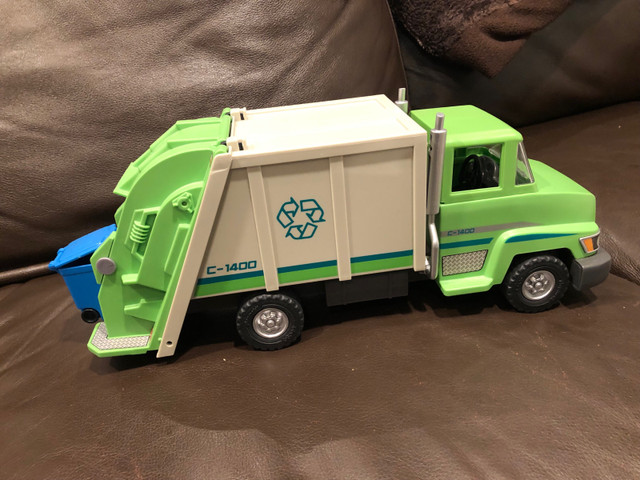 Play mobile Garbage Truck - Set 5938 in Toys in Edmonton - Image 3