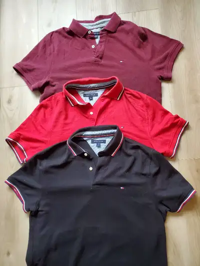 Trois polos Tommy Hilfiger (médium) à l'état neuf à vendre, View more