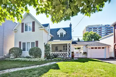 A lovely family home on Armstrong Street available for monthly rent ( no minimum period) . A two sto...