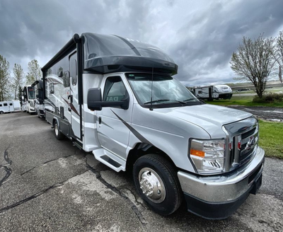 Was $134,975 NOW $129,977!!!! 200 Watt Solar w/ 30 Amp Charge Controller, Heated & Remote Mirrors w/...