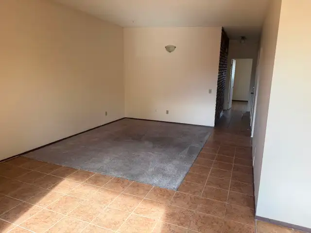 Great Rental $1400/month including gas, water and electricity in Long Term Rentals in Calgary - Image 4