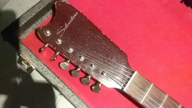 silvertone 1457 in Guitars in City of Toronto - Image 2