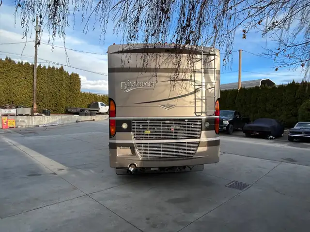 2004 Fleetwood Dicovery 39J  class A For Sale in RVs & Motorhomes in Penticton - Image 5