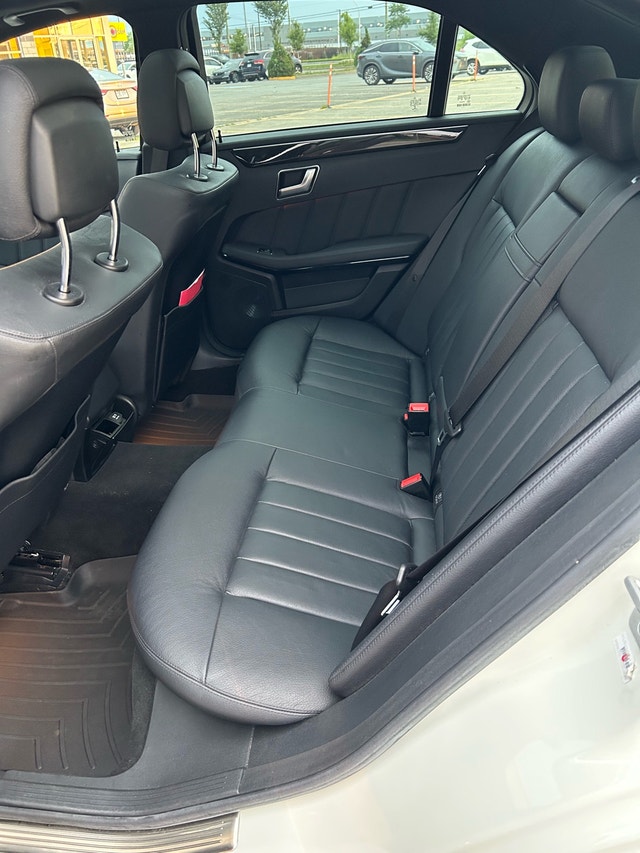 Mercedes-Benz E-Class Sedan — photo 4