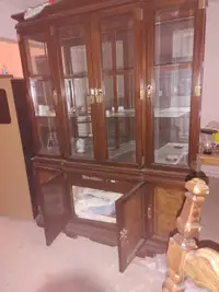 Hutch display cabinet . Excellent cond. $100 will deliver