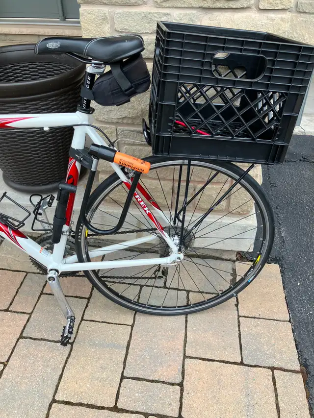 Trek 1000 Road Bike – Shimano Sora, Alpha Aluminum, Size 54 in Road in Oakville / Halton Region - Image 5
