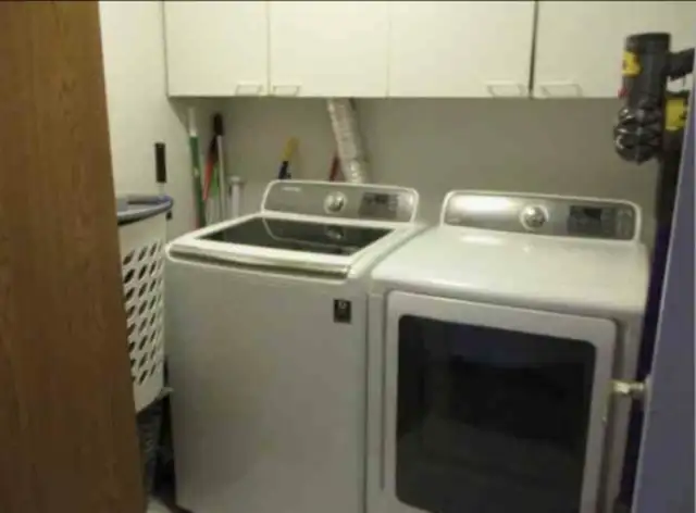 Room for rent in Mississauga- (Penthouse/lakeview!)63436971743617123