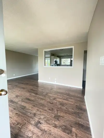 North side Glengarry park 3bedroom main floor for rent